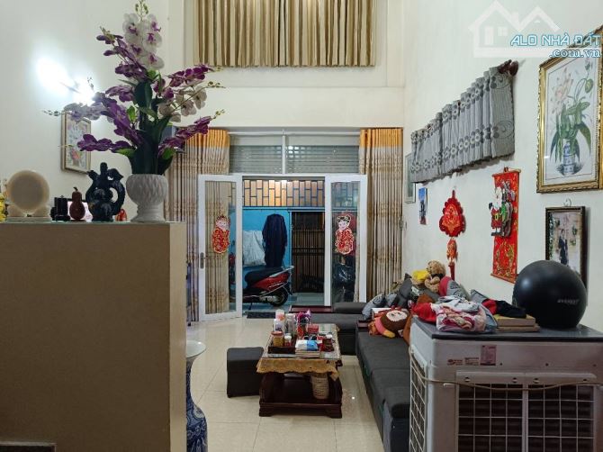 Chủ bán gấp nhà 4 tầng HTP.NB, 4x25, 4pn, hẻm xh, SHR,HC, nhỉnh 5 tỷ