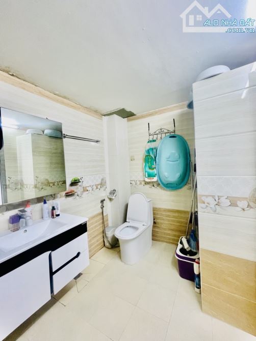 110M,  4 TỶ – CĂN HỘ TẦNG 2 TẬP THỂ THANH XUÂN BẮC – 3 NGỦ, 2WC – FULL NỘI THẤT – Ở NGAY