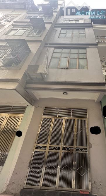 Bán nhà Trần Quốc Hoàn Cầu Giấy. Sổ vuông 35m, 5 tầng MT3m5 Giá 13.5 tỷ Ngõ ô tô tránh