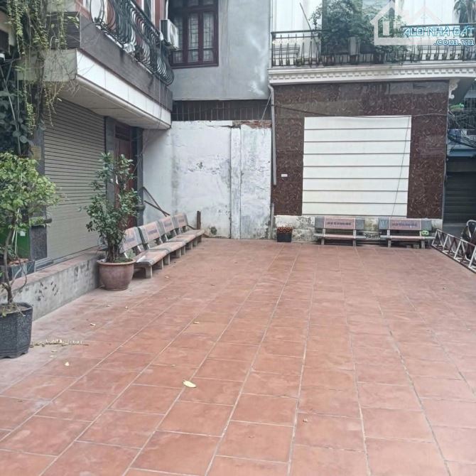 Nhà Đẹp Phố Láng Hạ – Mặt Tiền 5.5m – Ô Tô Đỗ Cửa – Hơn 11 Tỷ