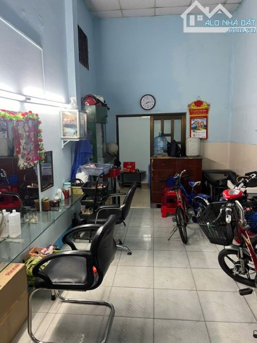 NHÀ CẤP 4 CÓ LỬNG – HẺM 5M –3PN-2WCMã căn: NTK-25.6-548