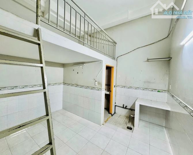 CHDV Âu Cơ, Tân Phú – 110m2, Ngang 5.25m, 4 Tầng, 12PN, Sát Mặt Tiền, HXH – Chỉ 12.5 Tỷ!