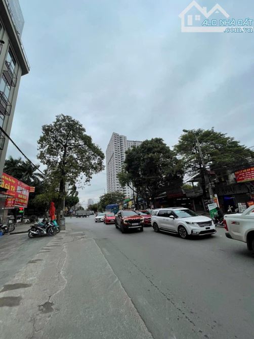 💣💣NÓNG HỔI - PHÂN LÔ KIẾN HƯNG - NHỈNH 10 tỷ Diện tích 50m, mt 4m Vỉa hè 5m, đường 12m X