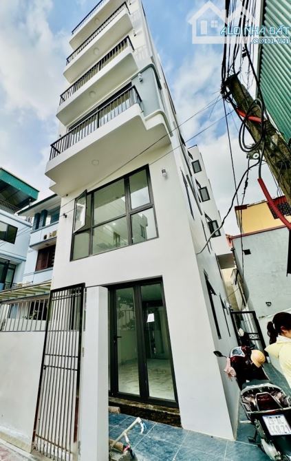 Bán Nhà Sài Đồng 45m2-hơn 7 tỷ-6 TẦNG THANG MÁY-Mt 4.5m-Ô TÔ GẦN-FULL NỘI THẤT-SỔ VUÔNG