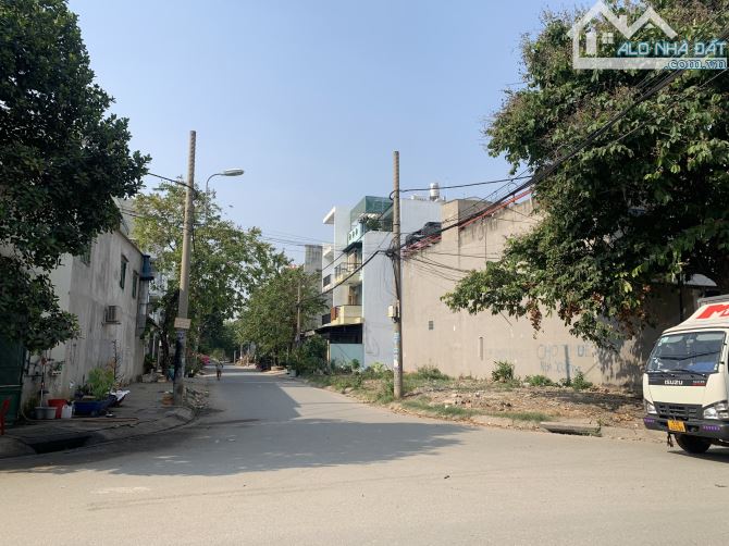 Đất KDC Tham Lương Nguyễn Văn Quá QL1A SHR 5x27 chỉ 50tr/m2