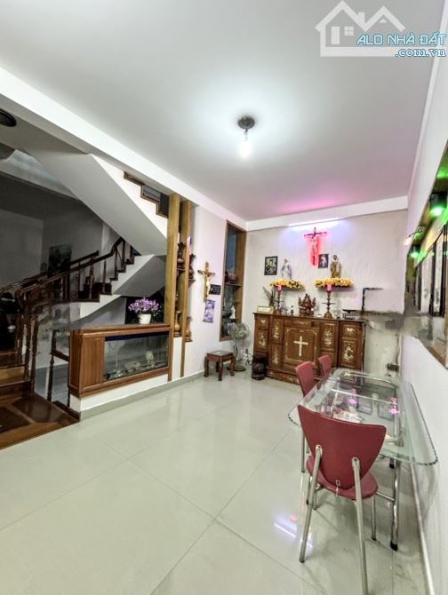 SẬP HẦM 1 CĂN DUY NHẤT NHÀ 3T ĐƯỜNG ÂU CƠ NGAY CHỢ HÒA KHÁNH DT 145M2 NGANG 6M CHỈ 12.2 TỶ