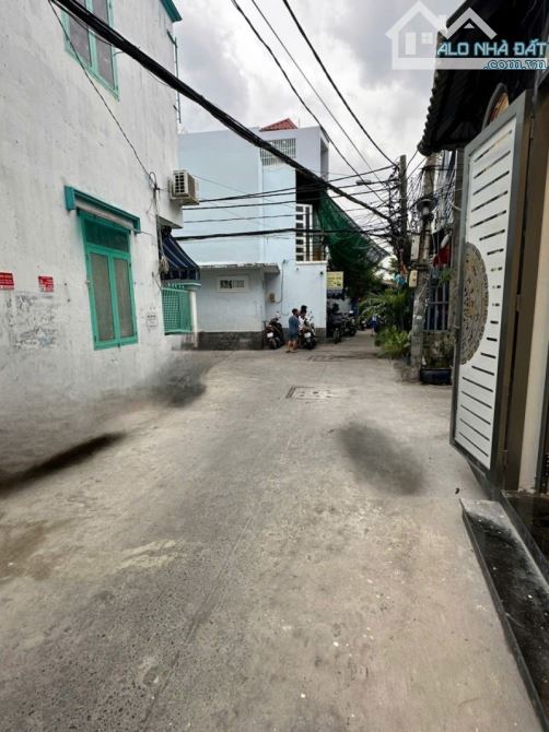 🔥 LẦN ĐẦU “LỘ HÀNG” – Q.8 KHÔNG CÓ CĂN THỨ 2!