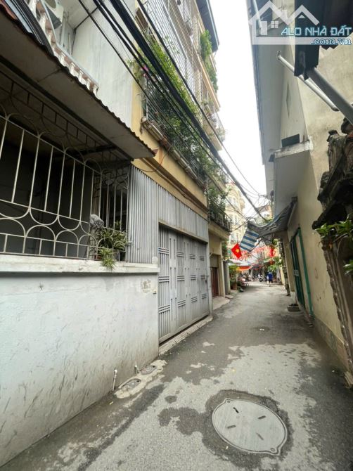 BÁN NHÀ MẶT NGÕ GẦN HỒ 10 TỶ 50m 5 TẦNG MT 6,8m Ô TÔ 4 CHỖ ĐỖ CỬA LẠC LONG QUÂN TÂY HỒ