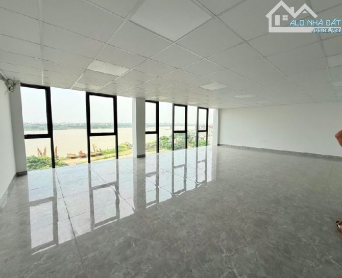 232 m2/ 8 tầng/9.1 M tiền/ 48 Tỷ/ Mặt Phố Đông Ngạc