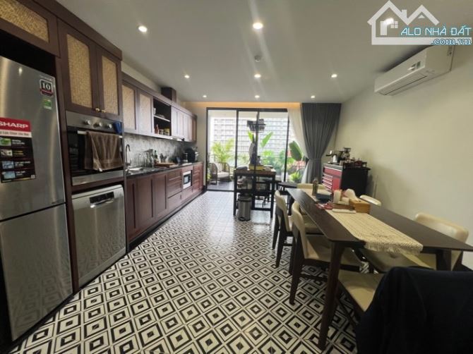 Apartment cao cấp Quảng An 82m x7 tầng 33 tỷ