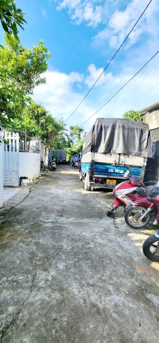 BÁN LÔ ĐẤT HOÀNG VĂN THÁI - TẶNG NHÀ CẤP 4