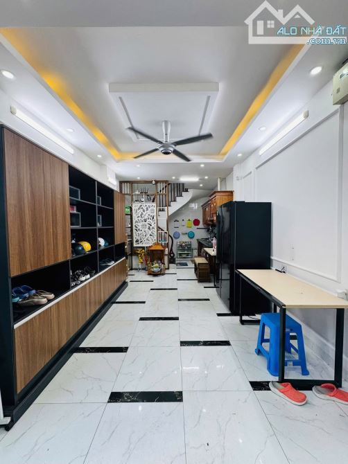 🔥Uầy rẻ thật sự - Nhà Tam Trinh - Ngõ thông, tô tránh - 32M2*5 tầng mới cứng chỉ 7,8Tỷ 🔥