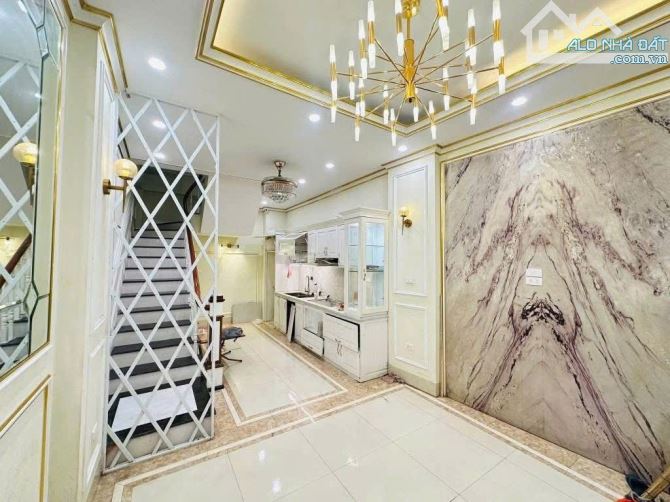 Hiếm có bán nhà Phố Mỹ Đình, DT34m2 x 5 Tầng Mặt tiền 3,9m,10m ra oto chợ,