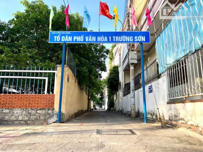 BÁN NHÀ CẤP 4 KHU TẬP THỂ HẺM ĐƯỜNG TRƯỜNG SƠN GẦN BIỂN  , TP NHA TRANG GIÁ 3,880 TỶ