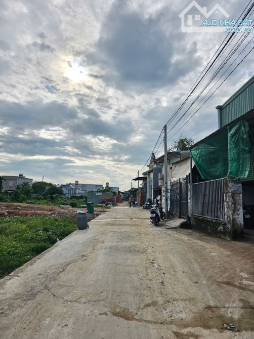 2Tỷ/Lô🔥Bán 6 lô đất liền kề (5x33m) cách chợ Quang Vinh 50m, P.Khánh Bình, Tp.Tân Uyên