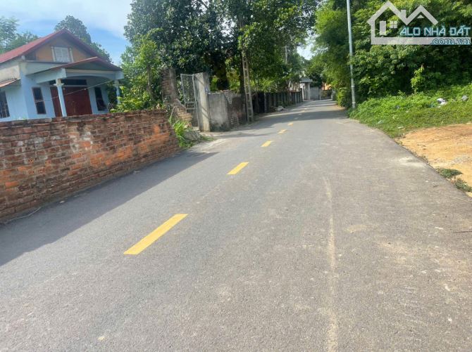Bán 700m2 Sổ Đỏ Hà Nội- Mặt Tiền Rộng Trục Chính Đường Ô tô Tránh- Đầu Tư Xây Nhà Vườn