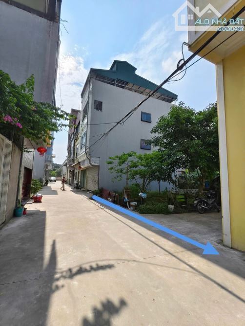 Bán 115m ĐẤT Thôn 3 - Vạn Phúc. Đường 8m Ô TÔ tránh. Giá: 8.8 tỷ.