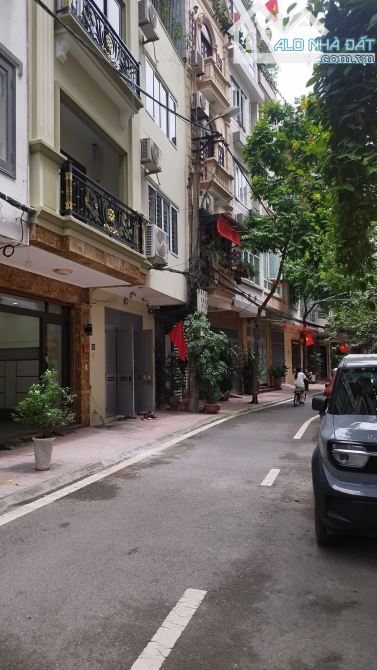 VĨNH PHÚC BA ĐÌNH PHÂN LÔ 23TỶ 50M 9T THANG MÁY KINH DOANH VỈA HÈ RỘNG KHU VỰC HIẾM NHÀ BA