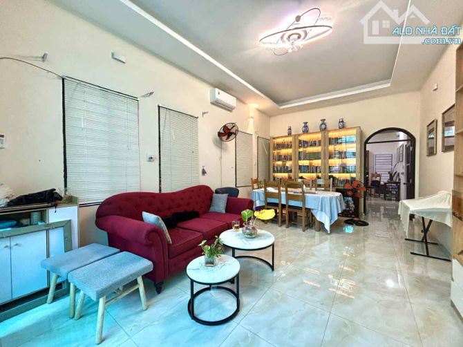 SÁT MẶT TIỀN NGAY NGUYỄN HỮU CẢNH VIEW LANDMARK - 257M2 NỞ HẬU TÀI LỘC 2 LẦU 4PN