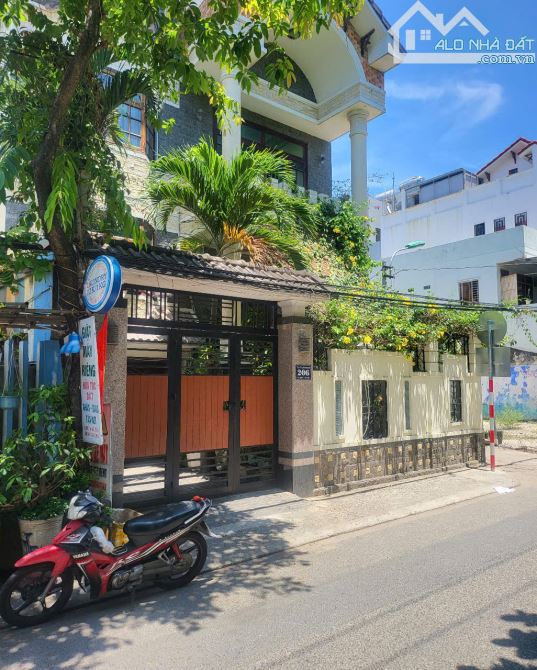 Bán đất có sẵn biệt thự, góc 2 mặt tiền đường Tô Hiến Thành gần biển Mỹ Khê giá tốt