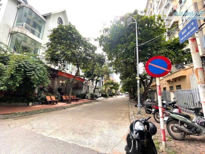 Bán Biệt thự Lưu Hữu Phước - Mỹ Đình lô góc DT: 130mx4 tầng giá: 70 tỷ (TL)