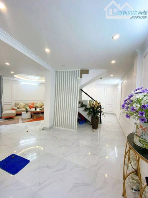 🏘️🏘️ Bán nhà 2,5 tầng mặt đường, nguyễn tường loan, 40m2 vị trí kinh doanh cả thế giới