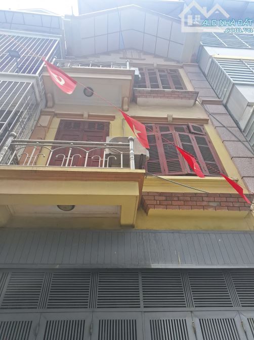 Nhà 4 tầng phố Chùa Láng 52m4 quận Đống Đa Hà Nội khu phân lô văn phòng công ty tiện ích q