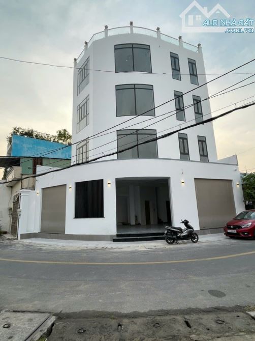 NHÀ ĐẸP 2 MẶT TIỀN MỸ HUỀ. VỊ TRÍ VÍP TK HIỆN ĐẠI CÓ THANG MÁY. SHR FULL THỔ