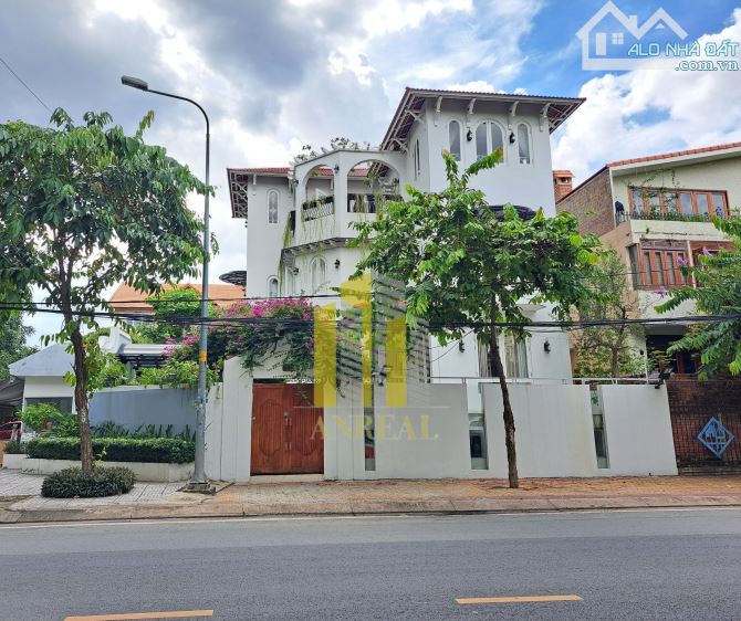CHO THUÊ BIỆT THỰ CĂN GÓC 153 NGUYỄN VĂN HƯỞNG - GIÁ 170 TRIỆU