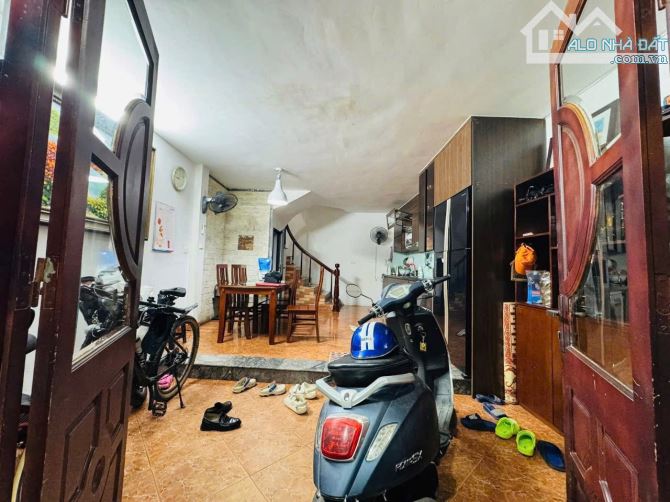 Nhà đẹp Thanh Xuân, nội thất xịn sò, 50m ra phố, giá chỉ 7.58 tỷ – Sổ vuông đẹp!