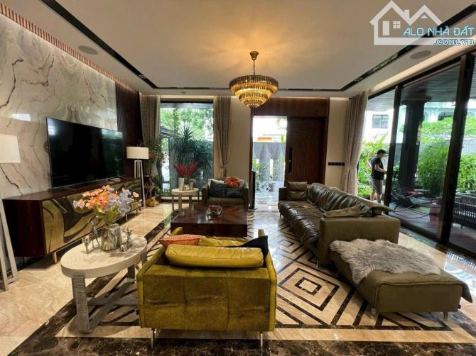 Bán biệt thự đẹp 300m2 gần ngay Trần Não, hầm 3 tầng giá 59 tỷ