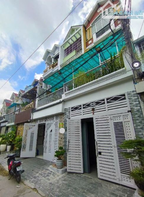BÁN NHÀ HXT LÊ THỊ RIÊNG, P. THỚI AN, Q12, 4X18M, 4 TẦNG, GIÁ 5TY988