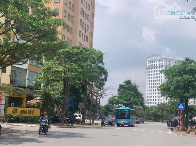 NHÀ BÁN NGÔ GIA TỰ 43M-6 TẦNG -4MT-7 TỶ NHÀ ĐẸP FULL ĐỒ - NGÕ RỘNG THOÁNG