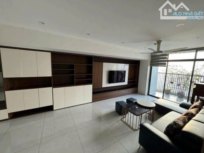 Chính chủ gửi bán căn hộ 3PN tòa newskyline Văn Quán – Hà Đông, giá 9.x tỷ, căn nguyên bản