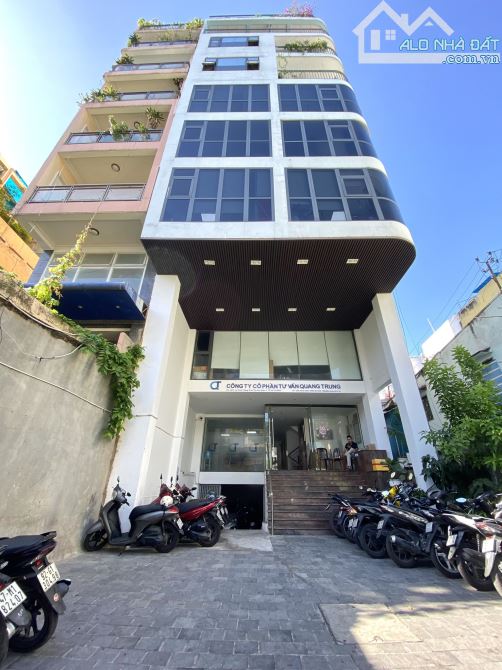 Bán tòa nhà lô góc 8 tầng mặt phố Vương Thừa Vũ, 65m², MT 10m, sổ nở hậu – giá 45 tỷ