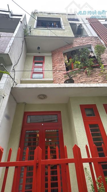 Bán nhà Hẻm 491/ Huỳnh Văn Bánh,Phường,13,Phú Nhuận; Dt; 4m x13,7m2,3 Tầng Giá bán 8 Tỷ 3