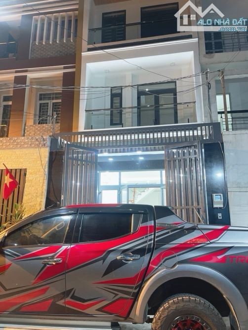 NHÀ 3Tầng BTCT HẺM OTO TRÁNH, 67M2 BÁN CHỈ 7,9 tỷ. PHAN HUY ÍCH, GÒ VẤP.