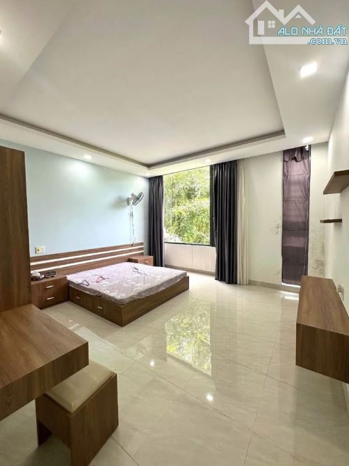 Nhà 3 Tầng kiên cố cực đẹp mặt tiền đường Nghiêm Xuân Yêm - Khu Nam Việt Á - Giá 9,x tỷ