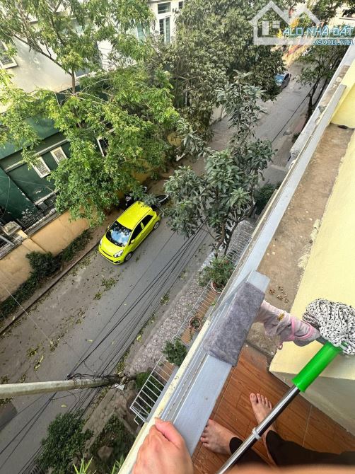 Bán nhà phân lô mặt ngõ 322E Lê Trọng Tấn ô tô tránh, kinh doanh, chỉ 18 tỷ.