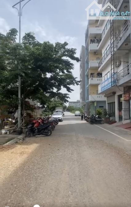 Bán lô giãn dân Thái Bảo nam Sơn Bn,cách đúng 1 lô là đến đấu giá ,đường to thông thoáng