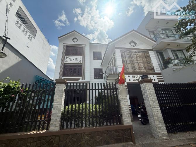 Bán Biệt Thự Hương Lộ 2, 150m2, ngang 12x13m, 3 Tầng, 6PN, đường ÔTÔ nhựa 6m,full nội thất