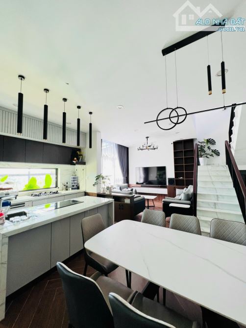 🏡 Bán Biệt Thự đường Khe Sanh,P10. View đẹp DT: 280m2 (20x14) Giá rẻ chỉ 9.5 tỷ có hồ bơi - 10