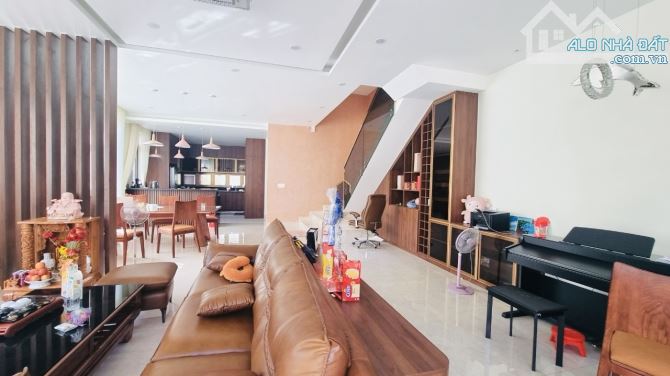 Biệt Thự Hồ Bơi Sân Vườn 223m2(11mx20m) Trệt 2 Lầu-An Phú An Khánh,Q2-Giá 56 Tỷ - 1