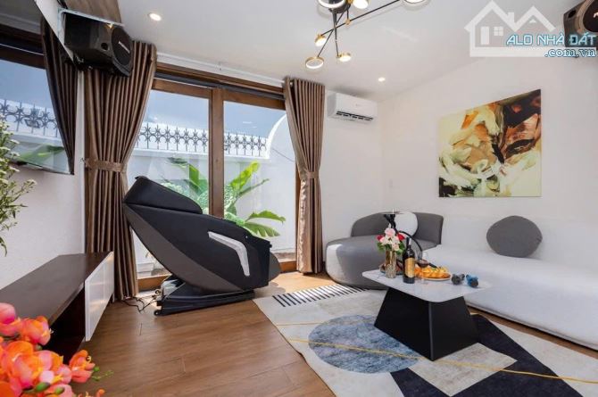 Cho Thuê Khách Sạn 20 Phòng Khu Phó Đức Chính ( Bãi Sau) cách biển 50m - 1