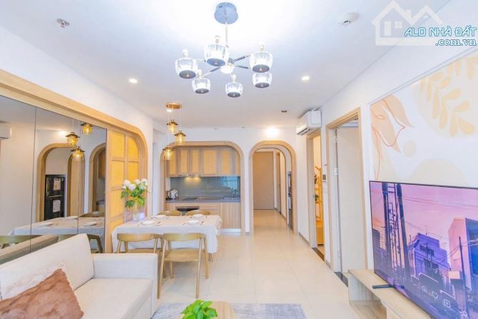 Cho thuê Khách Sạn góc 2 mặt tiền Phó Đức Chính Cách Biển chỉ 50m. - 1