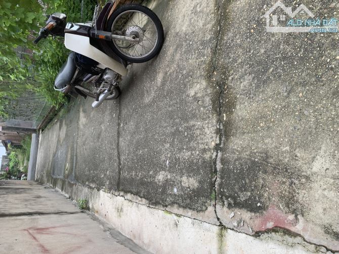 Hơn 2 tỷ, ô tô ngủ trong đất, gần ngay bìa làng , gần bến xe buýt - 1