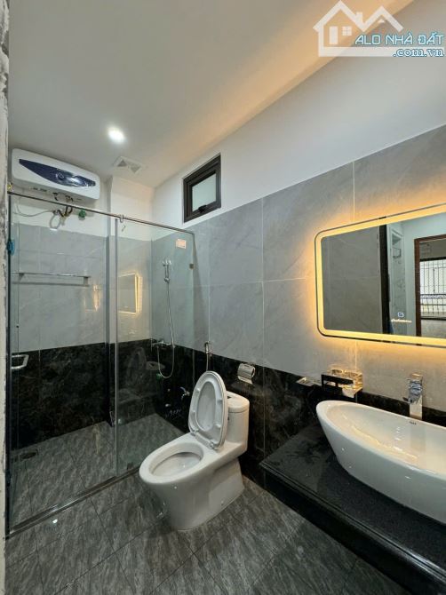 "Cho thuê nhà nguyên căn Ngõ Liễu Giai Ba Đình, Hà Nội - 1