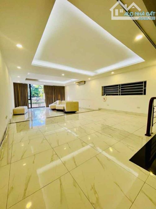 Bán nhà mặt phố Vip Tây Hồ vỉa hè kinh doanh đỉnh cao bất chấp 120m 29,5 tỷ sát Ciputra - 1