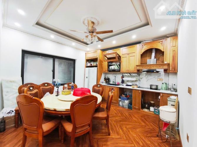 BÁN NHÀ MỚI, ĐẸP VIỆT HƯNG – TRUNG TÂM – NỞ HẬU - MẶT TIỀN KHỦNG 6M – 95M2 CHỈ 22,5 TỶ - 1