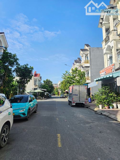 4,55Tỷ TL🔥Bán nhà 1 trệt 2 lầu KDC Phú Hồng Thịnh 8, p.Bình Chuẩn, Tp.Thuận An - 1